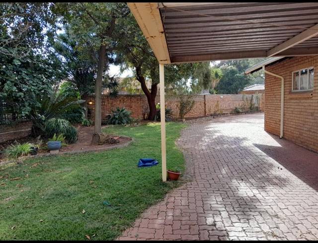 3 BEDROOM HOUSE FOR SALE IN THE ORCHARDS